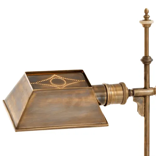 Lampadaire de luxe vintage à finition en laiton avec câblage français par Luxury Group International