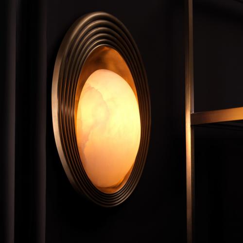 Lámpara de Pared de Alabastro de Latón Vintage de Lujo para Interiores Elegantes por Luxury Group International