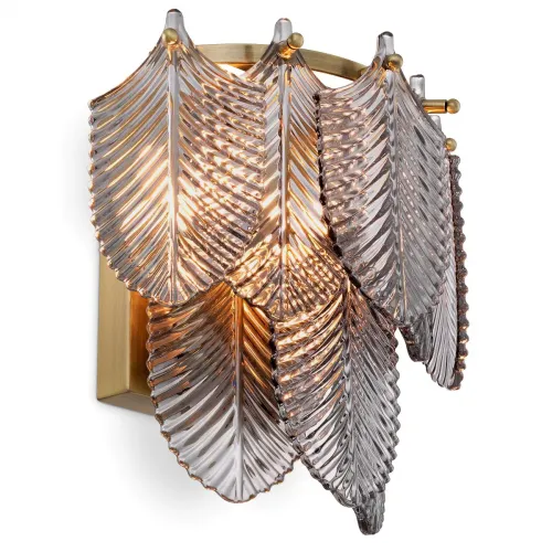 Lampe murale de luxe en verre fumé avec finition en laiton brossé par Luxury Group International