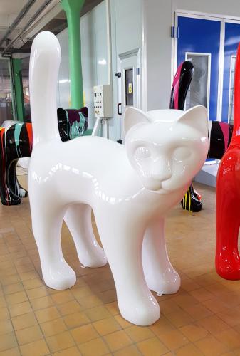 Luxury Decorative Single-Colored Cat Sculpture in Fiberglass Finish