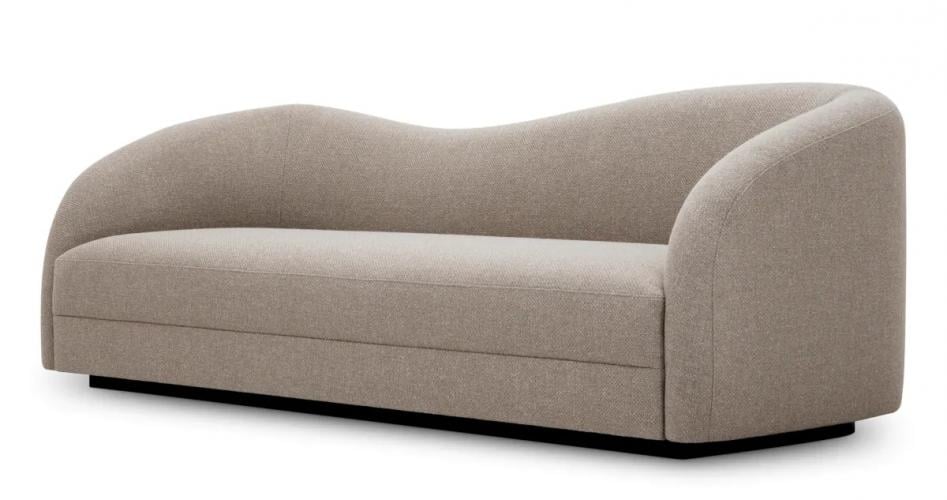 Luxuriöses geschwungenes Rêve Greige Sofa mit schwarzem Holzsockel
