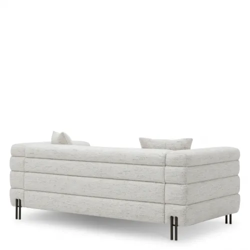 Canapé moderne de luxe coquillage blanc cassé avec pieds en bronze par Luxury Group International