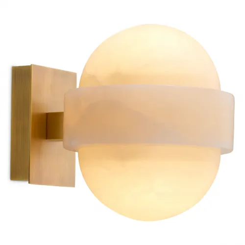 Lámpara de pared de lujo con globo único de alabastro acabado en latón antiguo y marco dorado por Luxury Group International