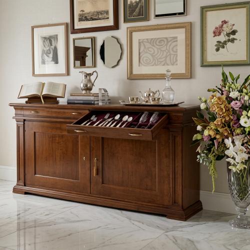 Credenza di Lusso Barocca in Legno con Cassetti Multipli e Armadietto - Mobili Barocchi Vista lifestyle di Luxury Group International