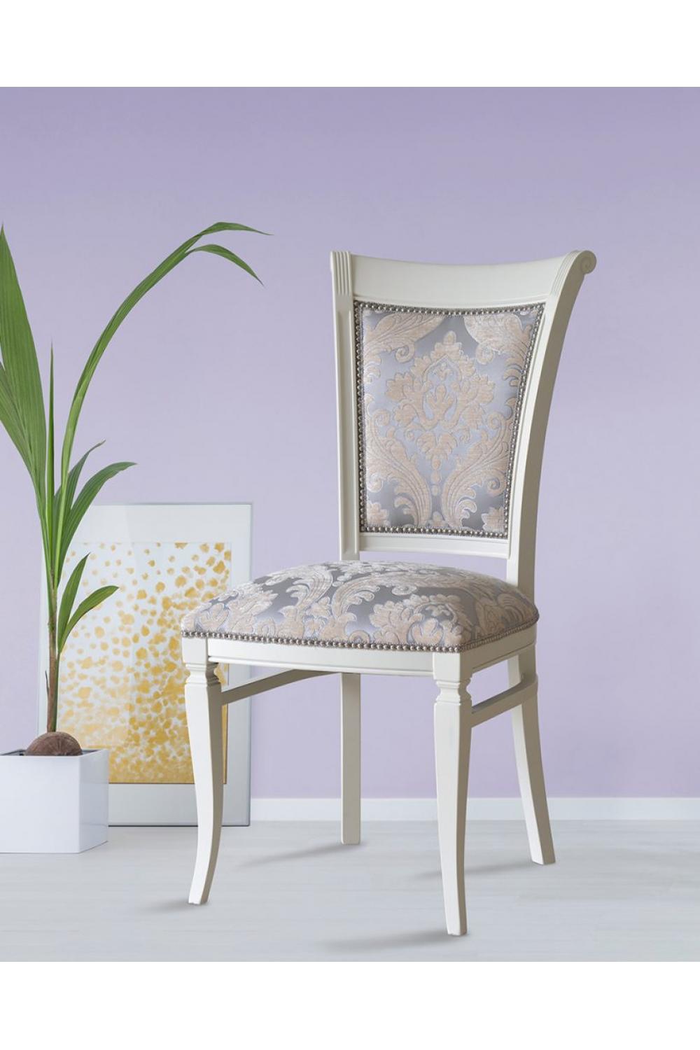 Luxuriöser gepolsterter Esszimmerstuhl aus Holz mit gemusterter Rückenlehne