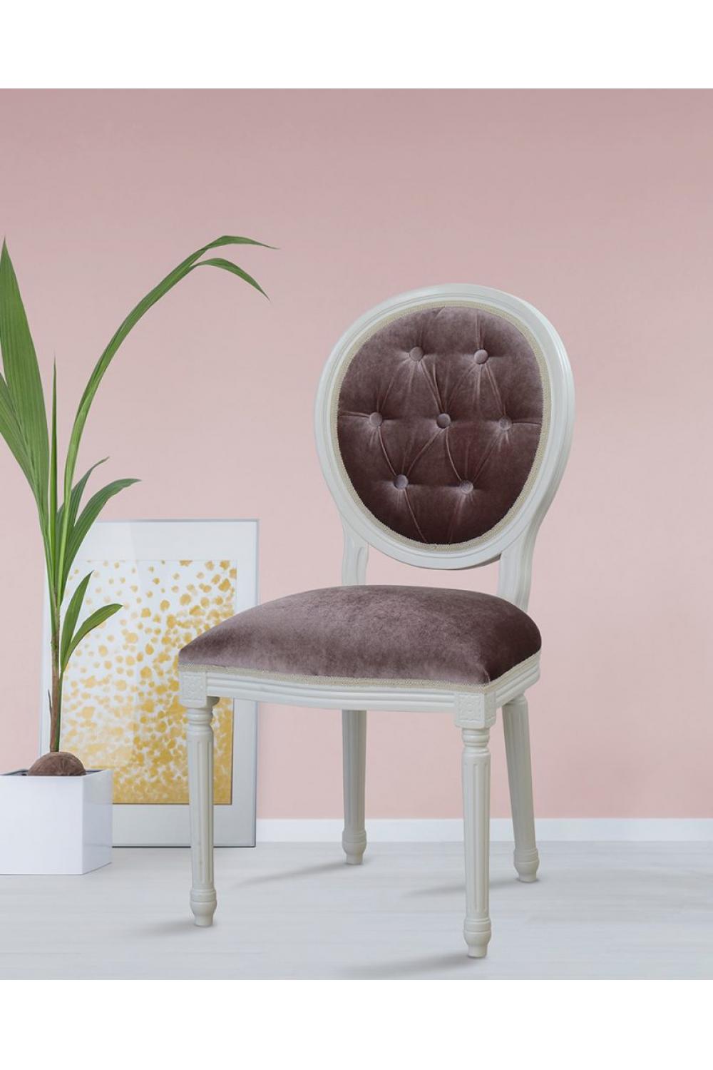 Luxuriöser Polsterstuhl mit Knopfheftung für den Essbereich