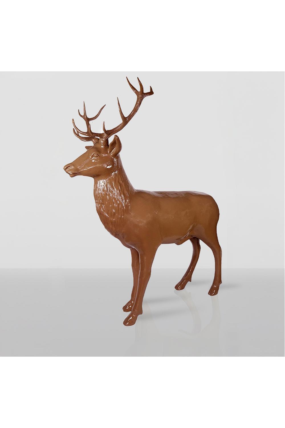 Luxuriöse Fiberglas-Hirschskulptur in stehender Position – Einfarbige Edition von Luxury Group International