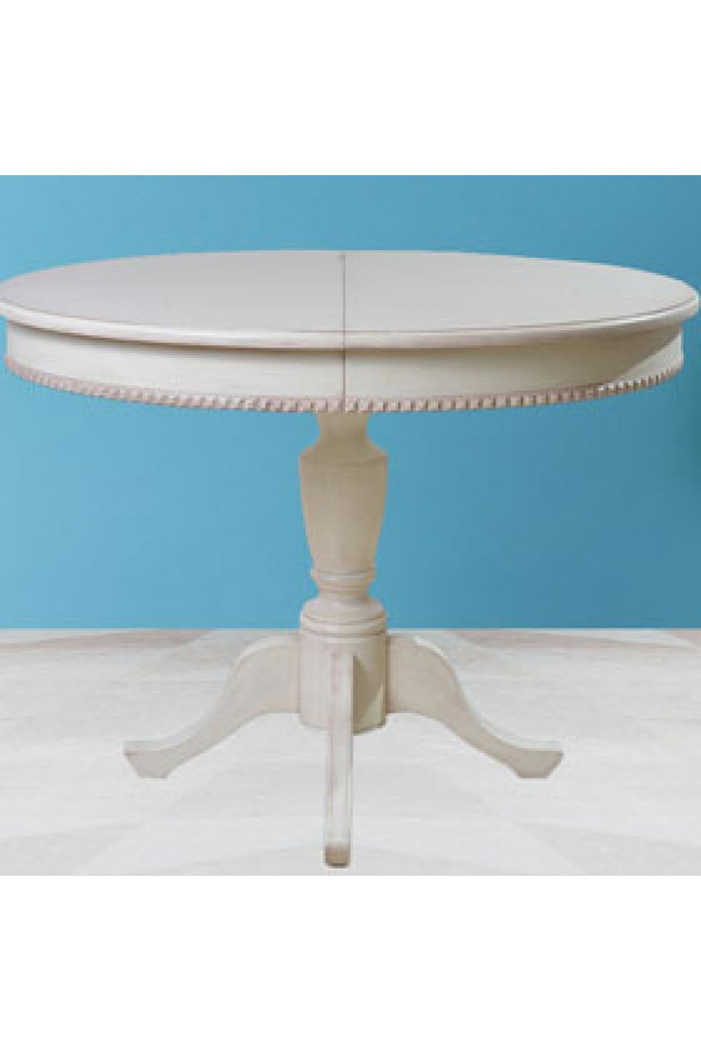 Luxury Wooden Finish Pedestal Round Dining Table