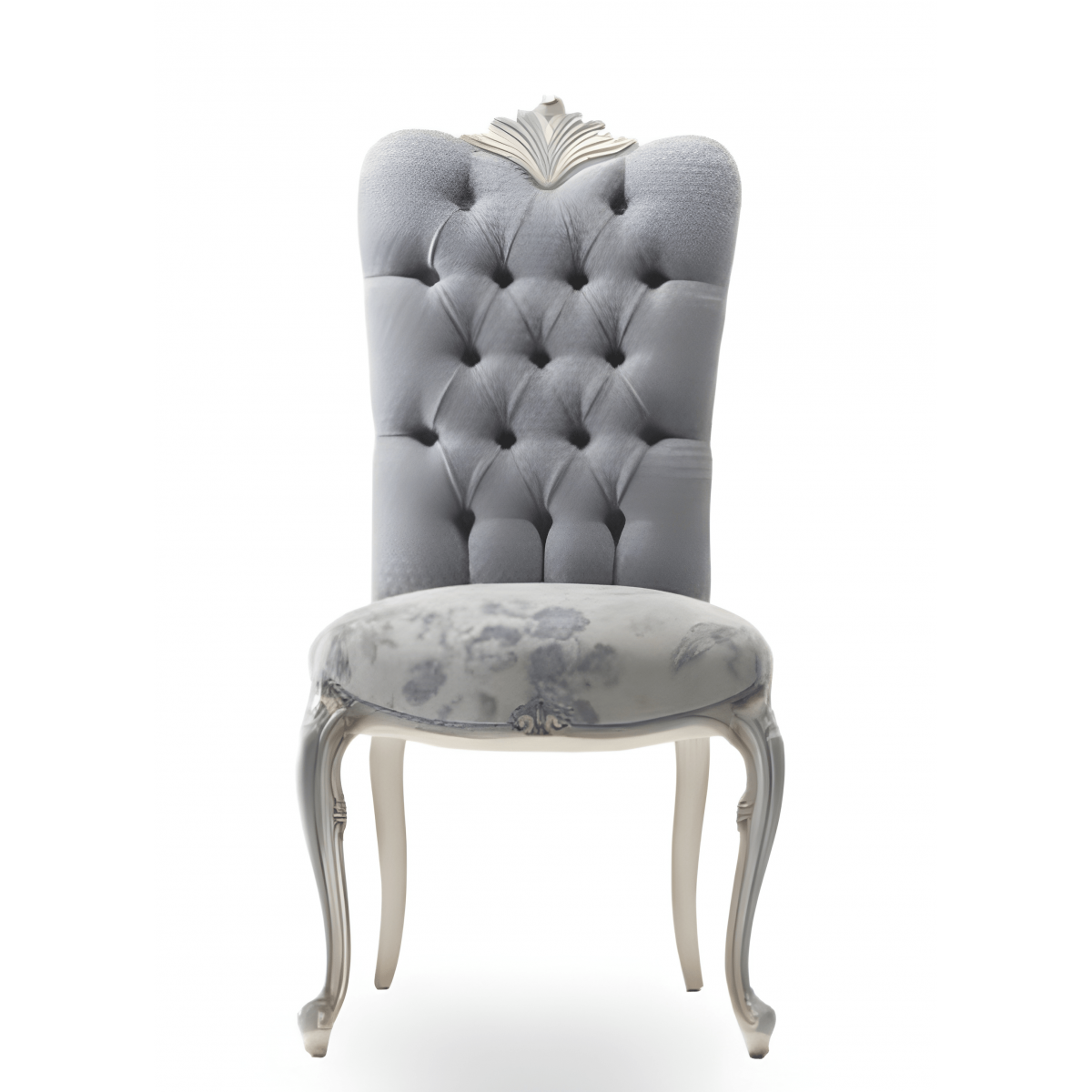 Chaise de Salle à Manger de Luxe Baroque à Dossier Couronné Capitonné avec Tissu Gris et Structure Métallique Argentée Vue de face par Luxury Group International