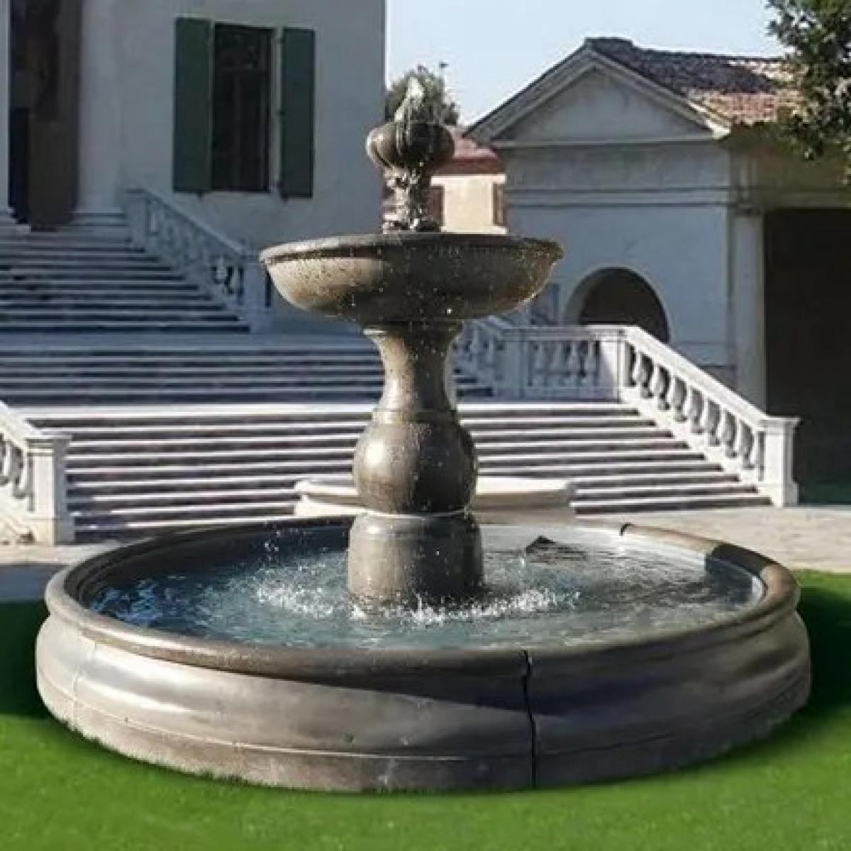 Fuente de Agua de Jardín de Dos Niveles con Pátina Negra Pizarra de Lujo Barroco y Cuenco Esculpido - Fuente Barroca Vista frontal por Luxury Group International