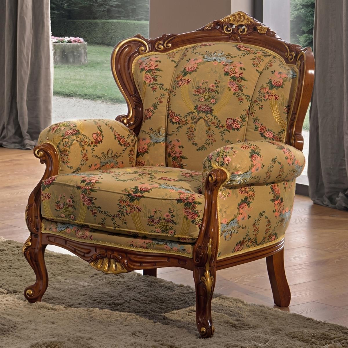 Barocker Luxus Holzsessel mit Blumenstoff und Verzierter Krone in Goldakzent – Barockmöbel Vorderansicht von Luxury Group International