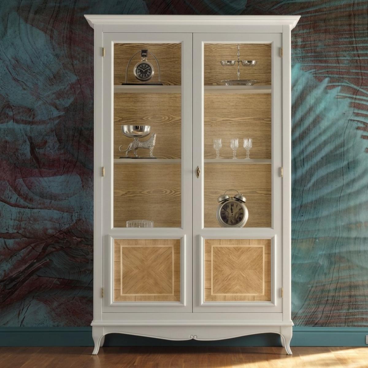 Barock Weißes Luxus-Vitrinenschrank mit Eichen-Fischgrät-Einlegeboden - Barock Möbel Vorderansicht von Luxury Group International