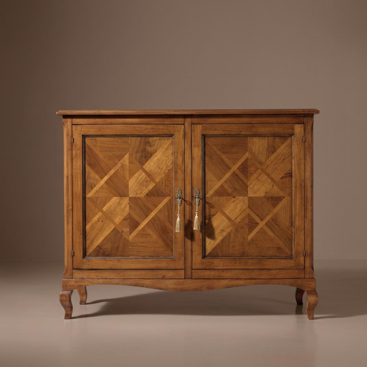 Barockes Luxus-Sideboard aus Holz mit geometrischem Intarsien-Doppeltür-Design – Barockmöbel Vorderansicht von Luxury Group International
