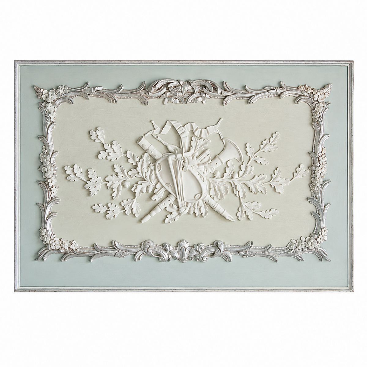 Antikes Silber- & Sanftes Salbeigrün Luxus Rokoko Wandkunst-Panel mit Elfenbein-Reliefdesign von Luxury Group International