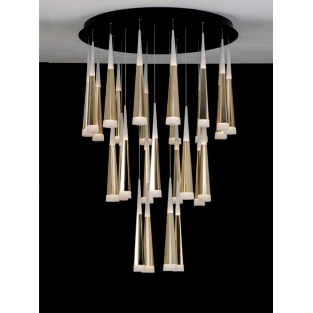 Eleganter moderner Luxus-Kronleuchter in Gold mit hängenden Stab-Röhrenschirmen von Luxury Group International