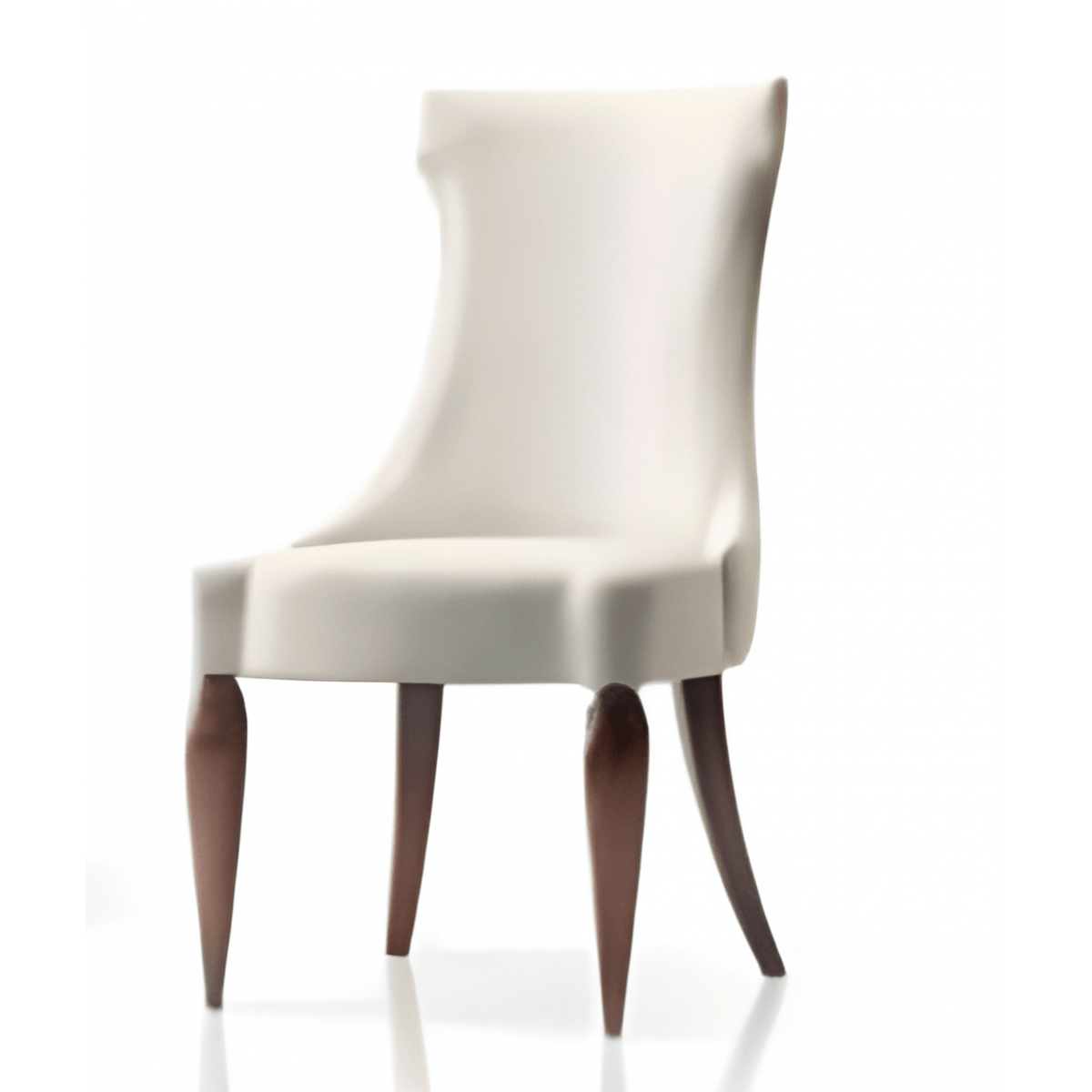 Chaise de Salle à Manger de Luxe Crème à Dossier Haut avec Pieds en Bois Sculptés - Mobilier de Salle à Manger Vue de face par Luxury Group International