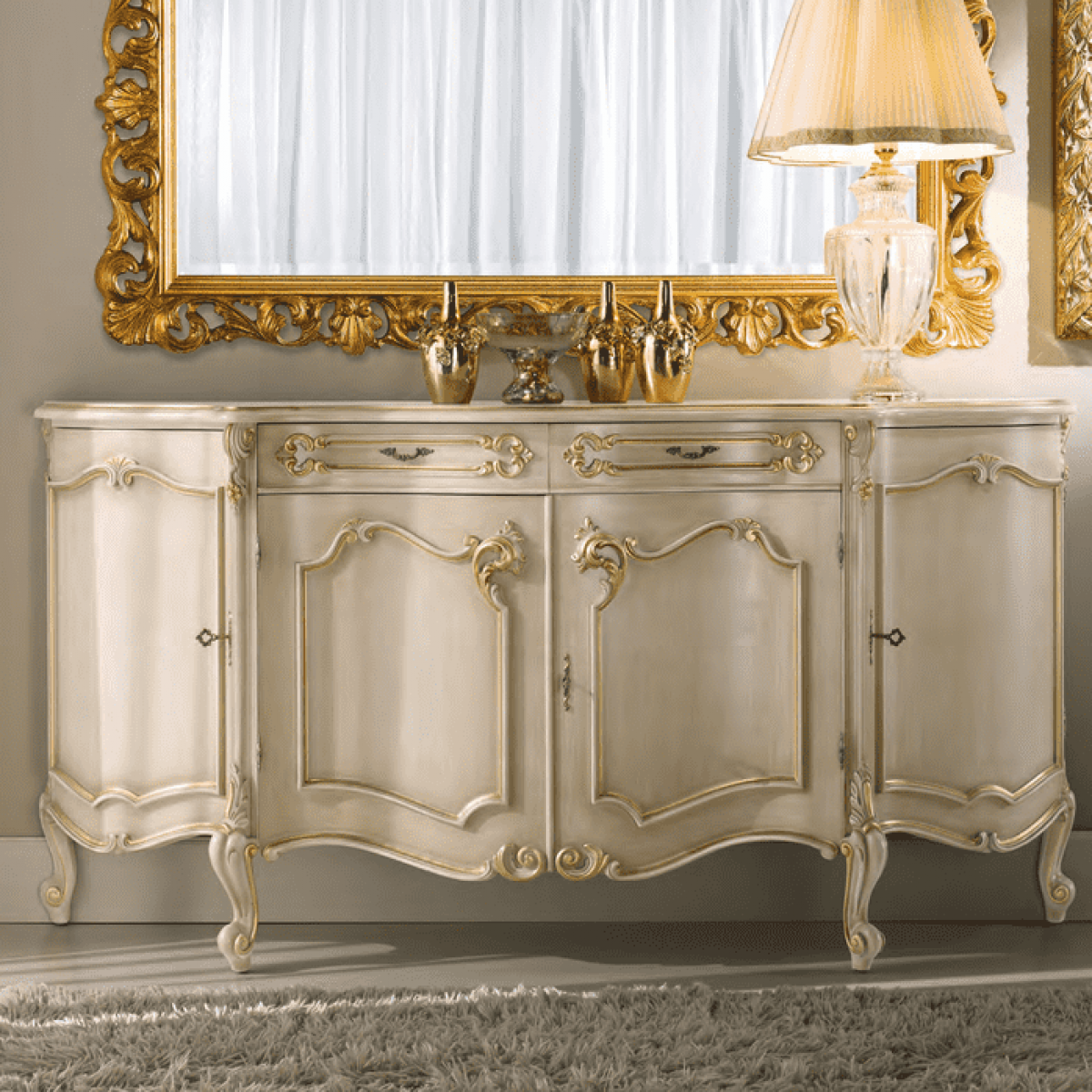 Buffet Baroque de Luxe Ivoire avec Accents Dorés, Panneau Multi-Rangements et Tiroirs - Mobilier Baroque Vue de face par Luxury Group International