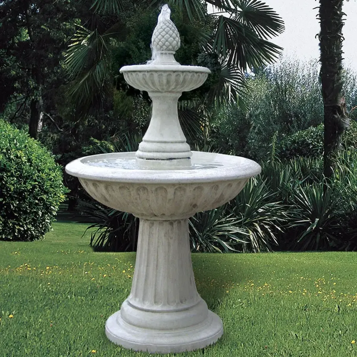 Fuente de Agua de Lujo Barroca en Niveles con Columna Acanalada y Remate Esculpido - Fuente Barroca Vista frontal por Luxury Group International