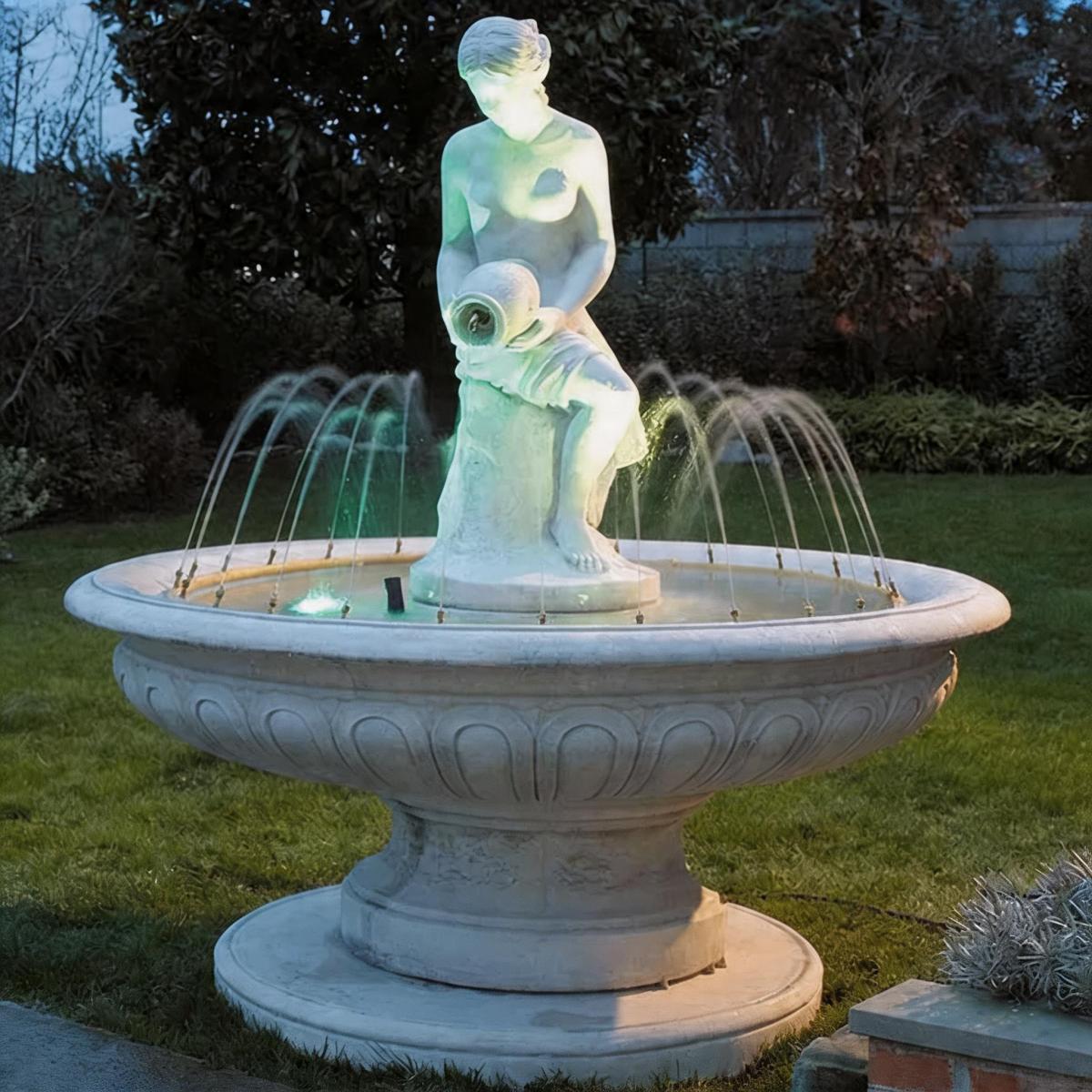 Fuente de Agua Barroca de Lujo con Escultura Femenina Sentada y Cuenca Circular - Fuente Barroca Vista frontal por Luxury Group International