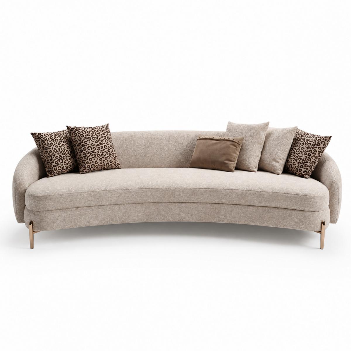 Divano di Design Curvo Beige di Lusso con Gambe Dorate di Luxury Group International