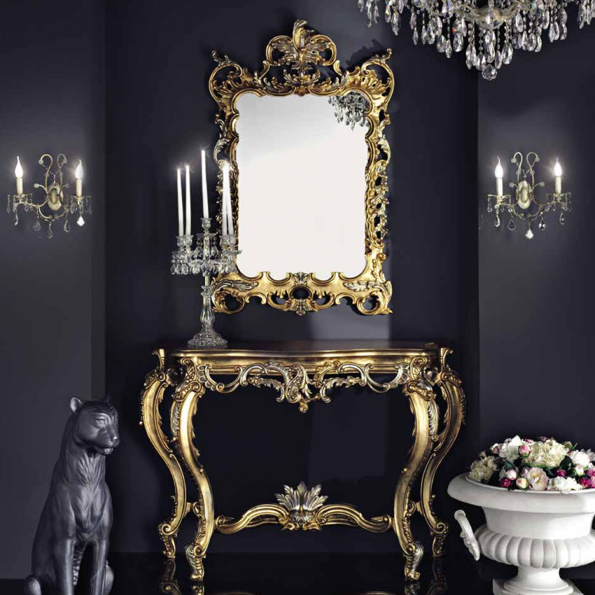 Ensemble Miroir Baroque Feuille d'Or de Luxe & Console avec Ornements en Feuillage d'Acanthus - Mobilier Baroque Vue de face par Luxury Group International