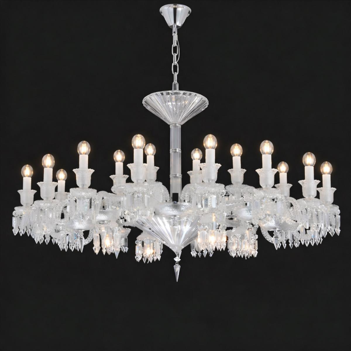 Luxus dekorativer Kronleuchter aus klarem Metall mit facettierten Kristalltropfen von Luxury Group International