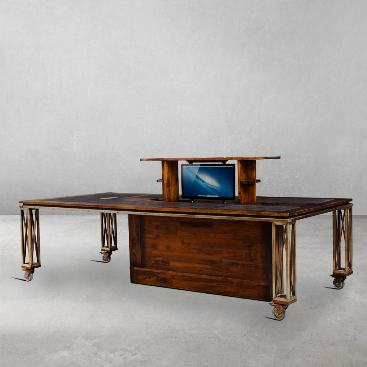 Bureau de direction industriel de luxe avec mécanisme intégré de levage de moniteur - Mobilier de bureau Vue de face par Luxury Group International