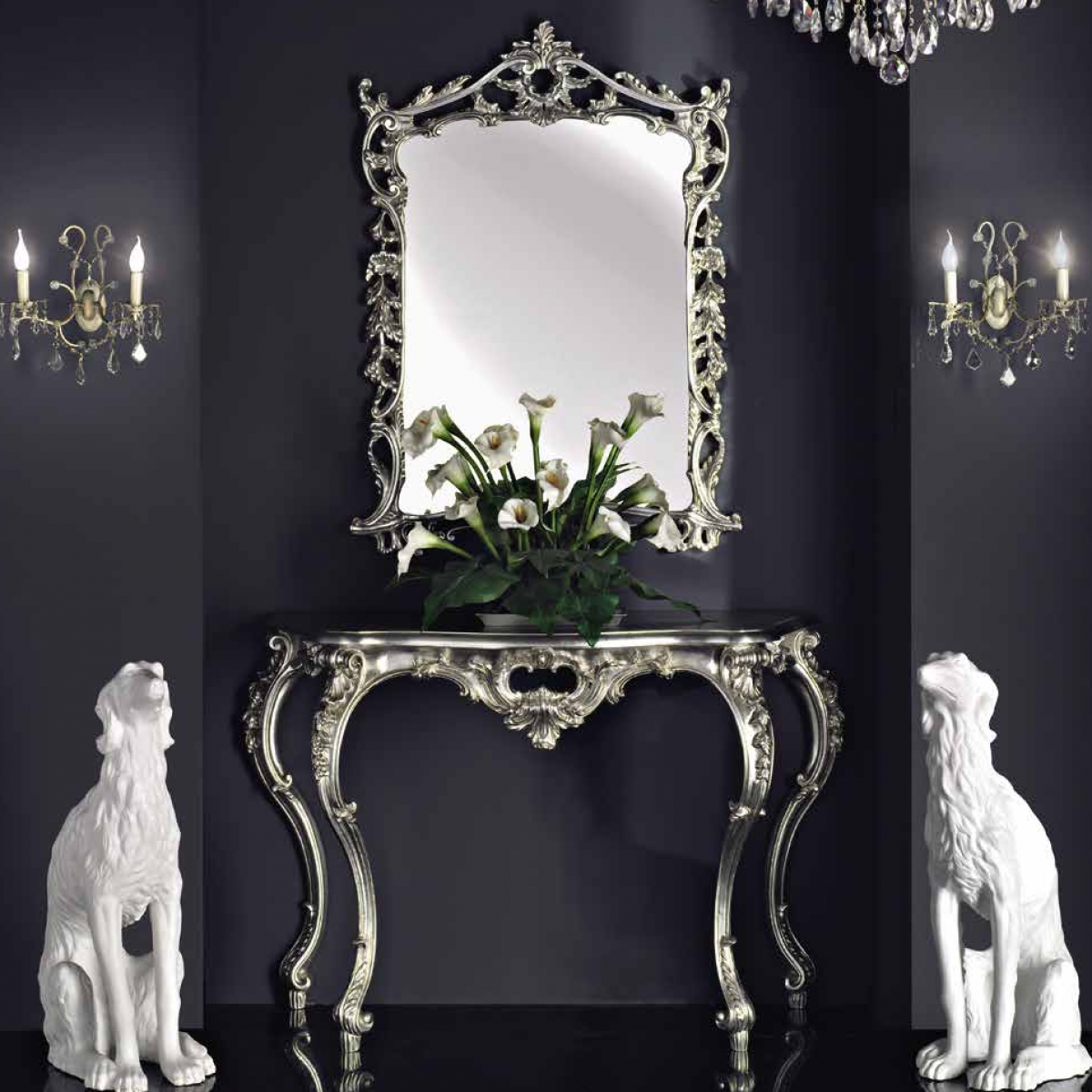 Ensemble Miroir Baroque et Console en Feuille d'Argent de Luxe avec Volutes d'Acanthus Ornementales - Mobilier Baroque Vue de face par Luxury Group International
