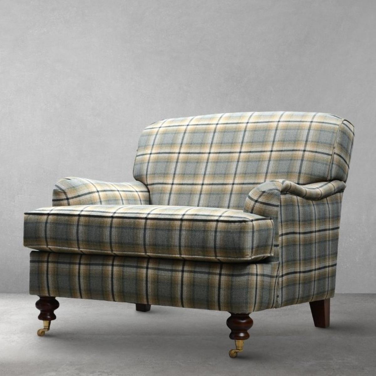 Divano Singolo di Lusso in Tessuto a Quadri con Gambe in Ottone con Ruote - Arredamento per Soggiorno Vista frontale di Luxury Group International