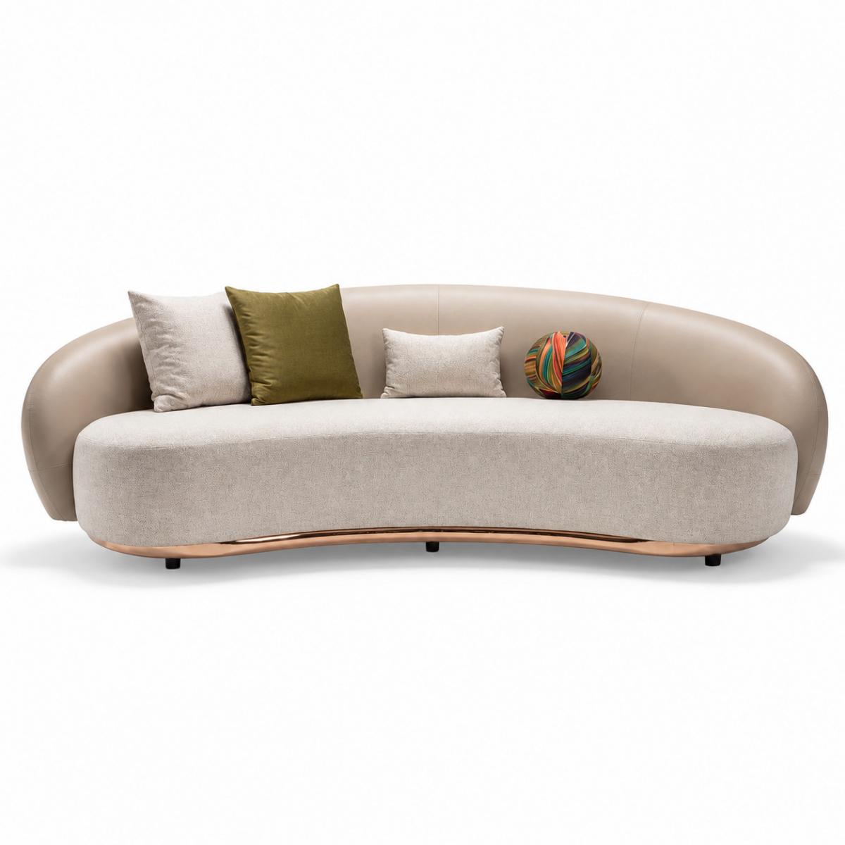 Beige Gebogenes Luxussofa mit Roségold-Basis und Zeitgenössischer Designer-Silhouette von Luxury Group International