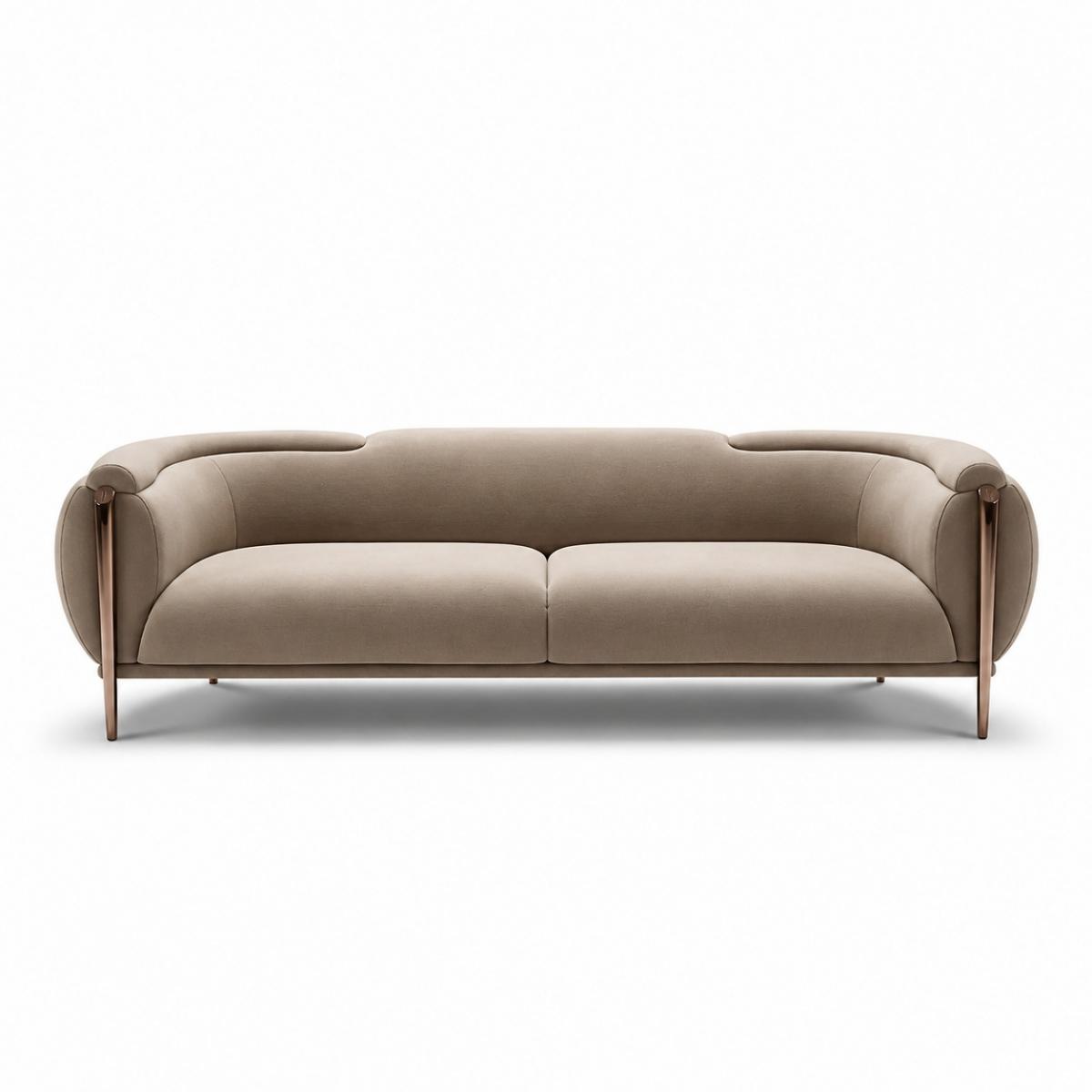 Premium Modernes Luxussofa in helltaupe mit mattem Bezugsstoff und gerollten Armlehnen von Luxury Group International