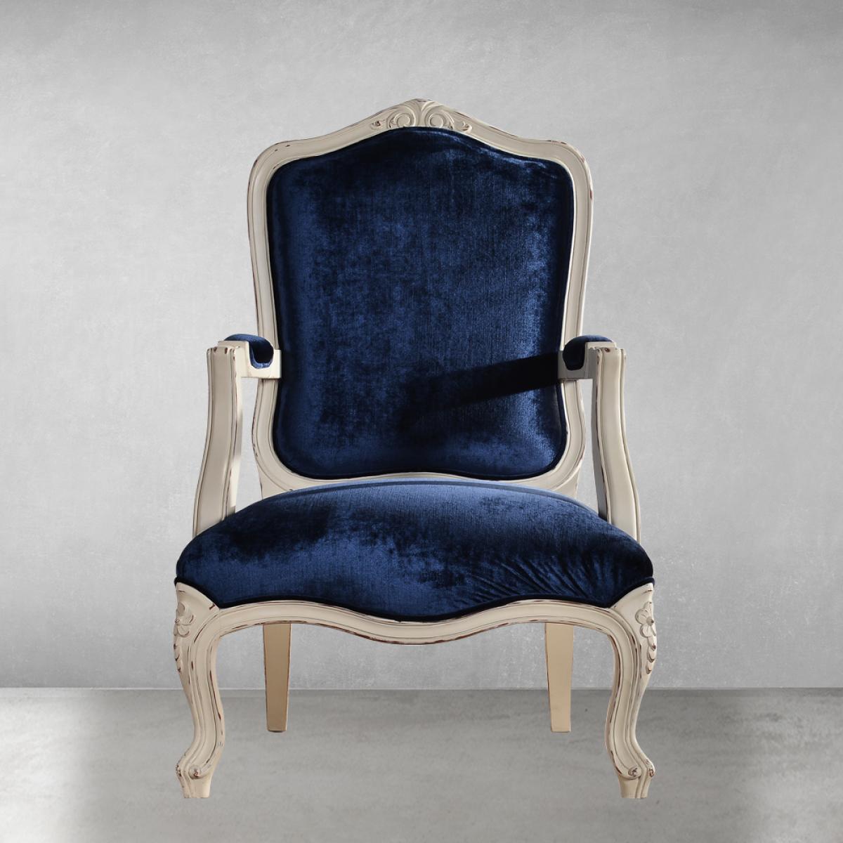 Fauteuil Baroque de Luxe en Velours Bleu Royal avec Structure en Ivoire Sculpté à la Main - Mobilier de Salle à Manger Vue de face par Luxury Group International