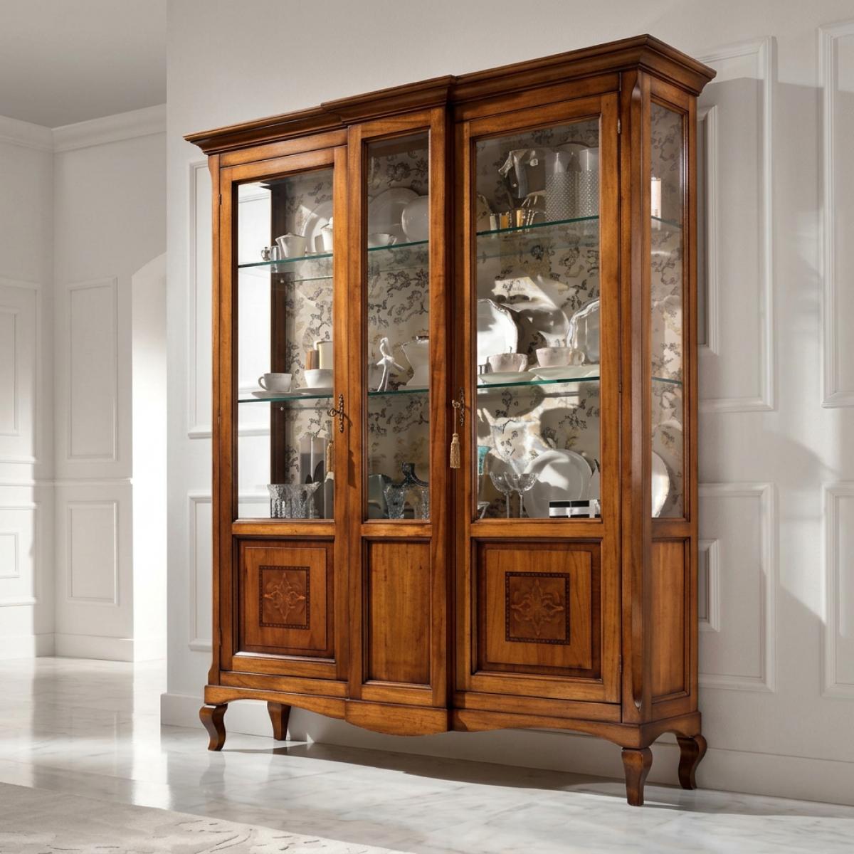 Holz-Barock-Luxus-Vitrinenschrank mit Glastüren und dekorativem Paneelfuß - Barockmöbel Vorderansicht von Luxury Group International