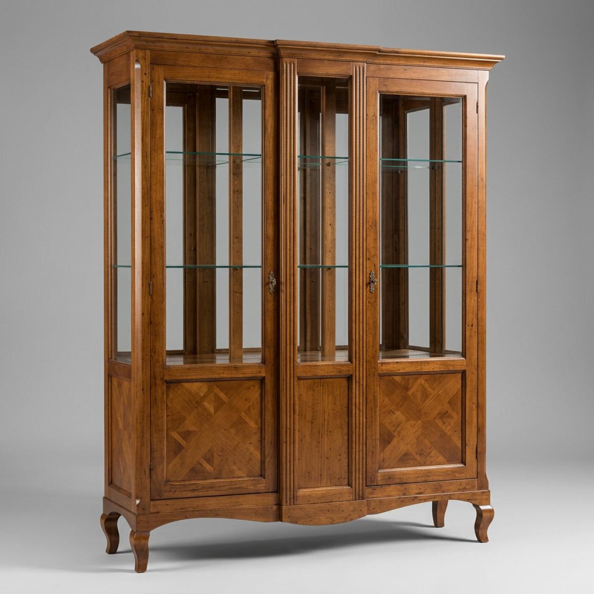 Holz-Barock-Luxus-Vitrinenschrank mit Glastüren und Rahmen mit Paneelen in der Mitte – Barockmöbel Vorderansicht von Luxury Group International