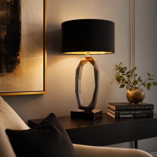 Lampada da tavolo moderna con paralume nero, base in ottone antico dorato di Luxury Group International