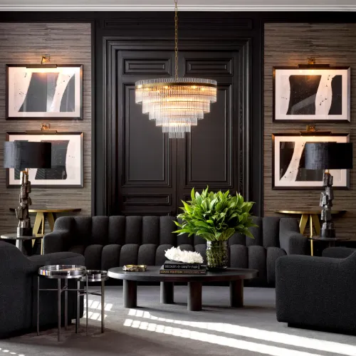 Lámpara de mesa escultórica de lujo con acabado vintage en latón y pantalla negra con base de granito por Luxury Group International