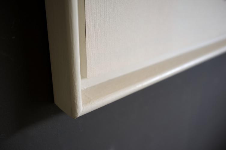 Braun & Blau Abstrakte Moderne Luxus Wandkunst mit Weichem Weißem Rahmen von Luxury Group International