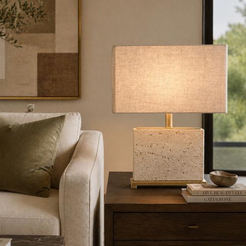 Lampada Moderna Elegante di Lusso in Travertino Beige con Ottone Anticato e Paralume in Lino di Luxury Group International