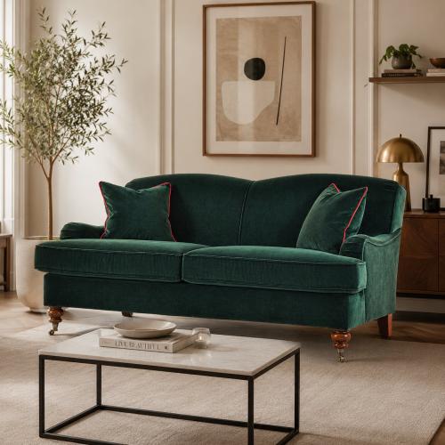 Divano di Lusso a Due Posti in Velluto Verde Smeraldo con Ruote in Ottone - Mobili per Soggiorno Vista lifestyle di Luxury Group International