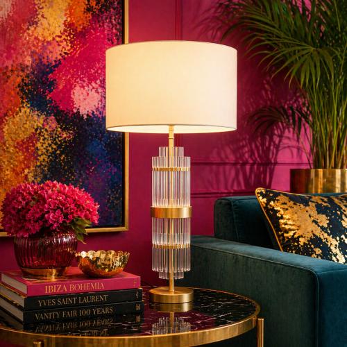 Lampada da Tavolo di Lusso con Paralume Rotondo in Tessuto Crema e Vetro Trasparente Dorato di Luxury Group International