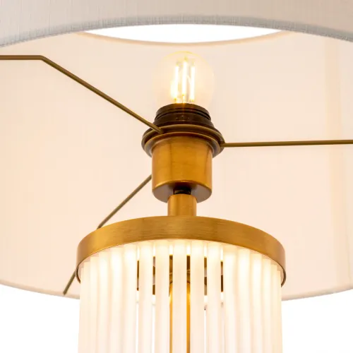 Lampade da tavolo moderne di lusso Gold Star in cristallo con asta in vetro satinato e paralume crema di Luxury Group International