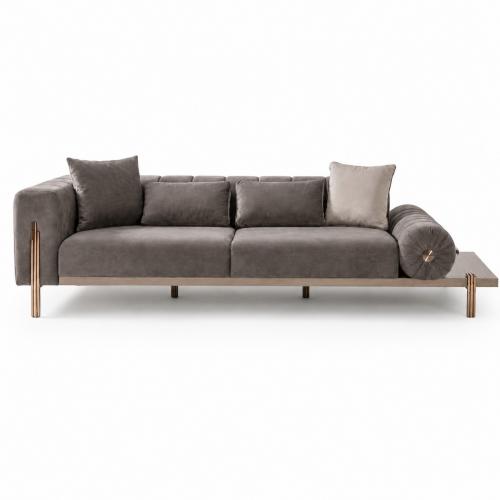 Sofá Moderno de Lujo Gris Tapizado para Cuatro Personas con Mesa de Centro Integrada por Luxury Group International