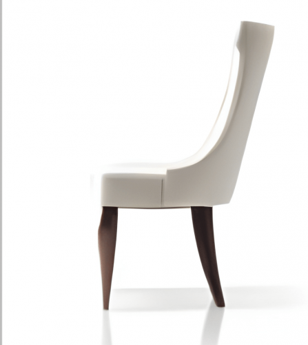 Silla de Comedor Tapizada en Crema de Lujo con Respaldo Alto y Patas de Madera Esculpidas - Muebles para Comedor Vista lateral por Luxury Group International