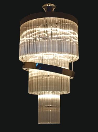 Luxuriöser moderner Art Deco Kronleuchter mit 3-stufigen Glasstäben von Luxury Group International