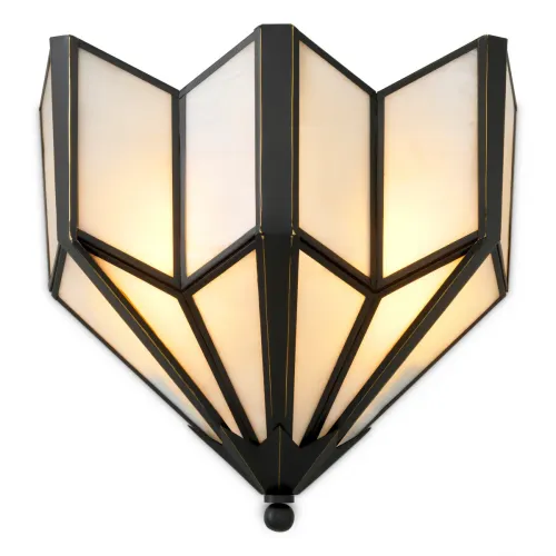 Lampada da parete di lusso Art Deco geometrica con finitura bronzo evidenziata e vetro bianco colato di Luxury Group International