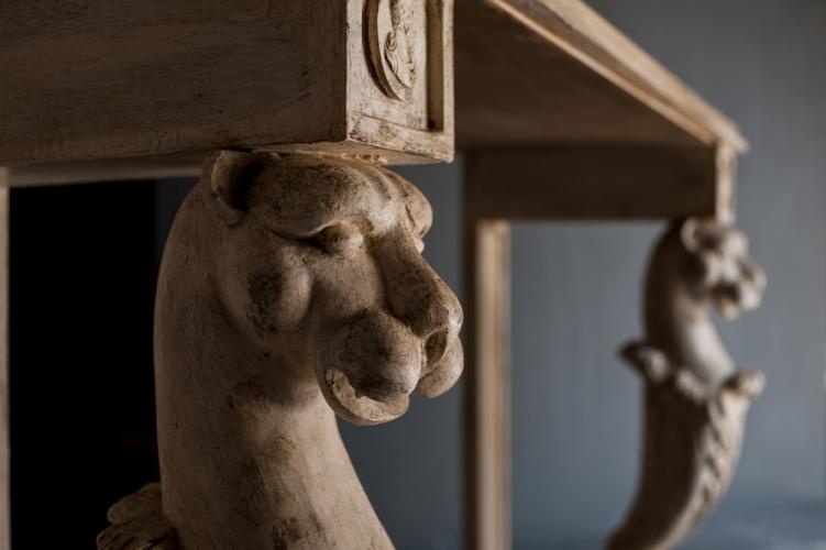 Console Baroque de Luxe avec Pieds Sculptés en Forme de Lion et Finition Antique par Luxury Group International