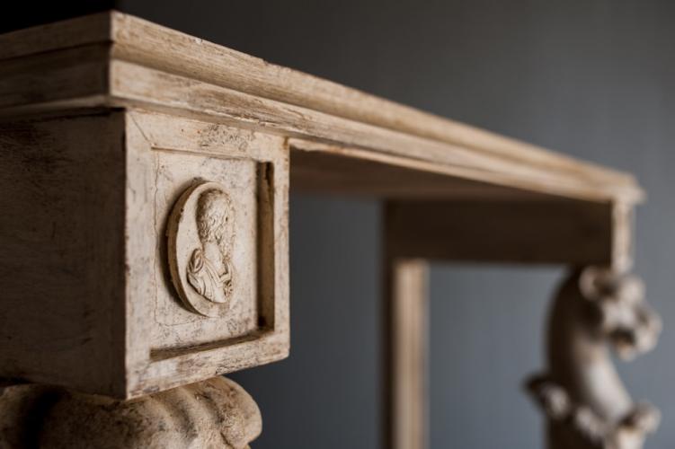 Console Baroque de Luxe avec Pieds Sculptés en Forme de Lion et Finition Antique par Luxury Group International