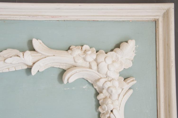 Luxus Barock Wandkunst-Panel mit Ornamentalen Musikalischen und Floralen Relief-Designs von Luxury Group International