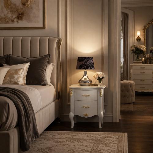 Comodino Barocco Bianco di Lusso con Due Cassetti e Dettagli Oro - Mobili Barocchi Vista lifestyle di Luxury Group International