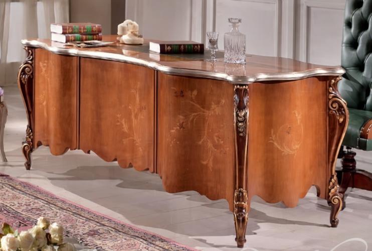 Luxus Barock-Holzkommode mit handeinlegierten Paneelen & skulptierten Cabriole-Beinen – 190 CM Seitenansicht von Luxury Group International